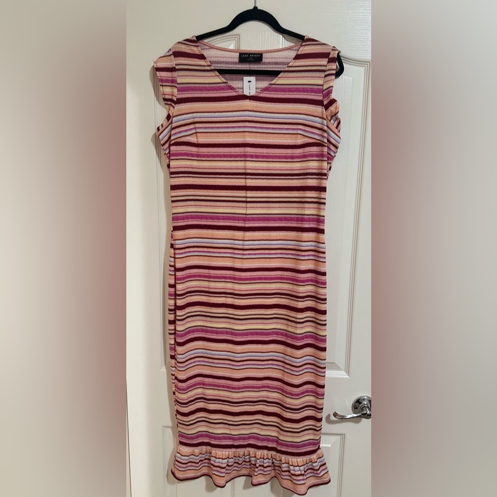 NWT Women’s Lane Bryant Pink Striped Maxi Dress. Size 14/16.‎